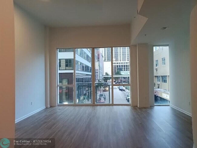 Foto del edificio - 253 NE 2nd St