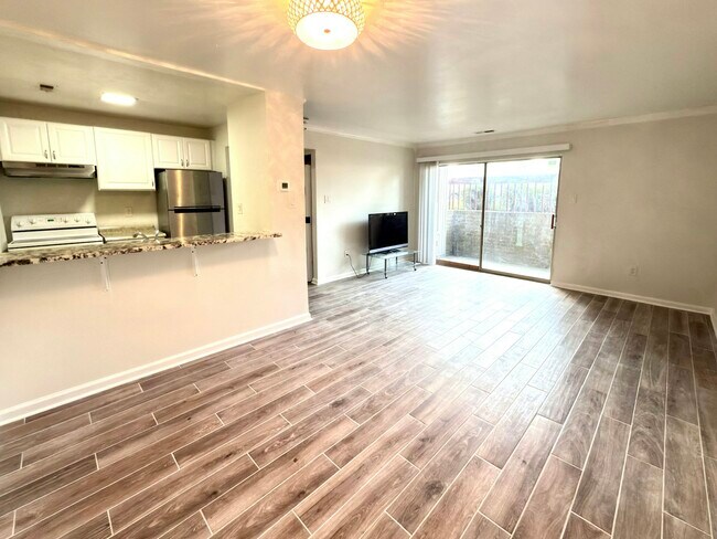 Building Photo - 1260 Sugarwood Cir