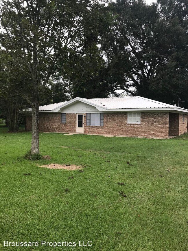 3 br, 2 bath House 2727 W. Gloria Switch Rd House Rental in Carencro, LA