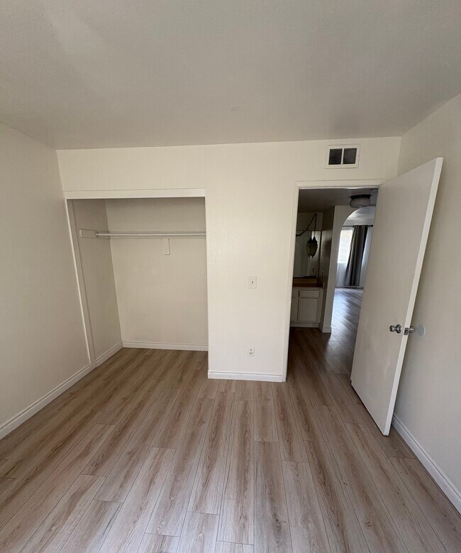 Dormitorio n.° 1 (vista alternativa) - 18410 Desidia St