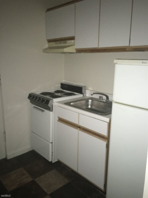 Foto principal - 3959 W Irving Park Rd