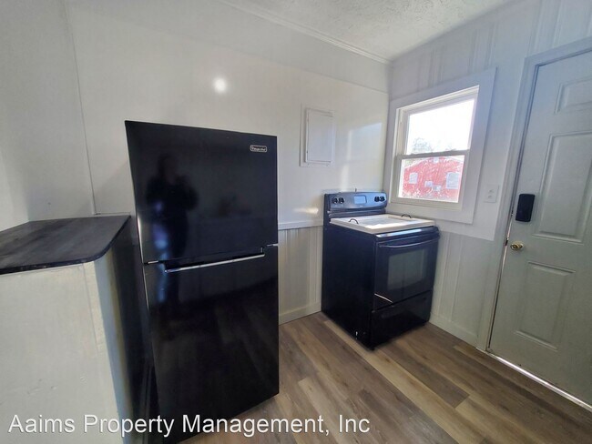 Foto del edificio - 1 br, 1 bath House - 204 South 5th Street