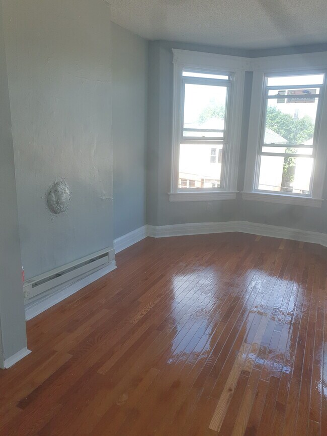 Building Photo - 135 Wilkinson Ave