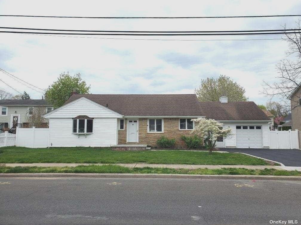 Primary Photo - 2322 Cleveland St