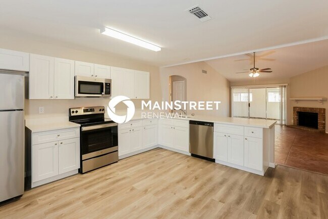 Building Photo - 4 Bedroom Pet-Friendly Home in Peoria, AZ ...