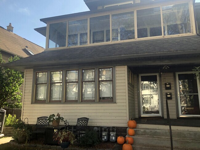 Building Photo - 2883 S Wentworth Ave