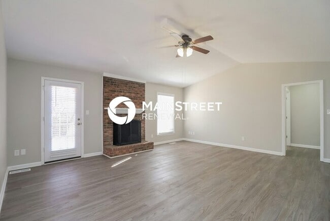 Building Photo - 3 Bedroom Pet-Friendly Home in High Point,...
