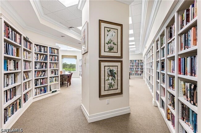 Foto del edificio - 900 Arbor Lake Dr