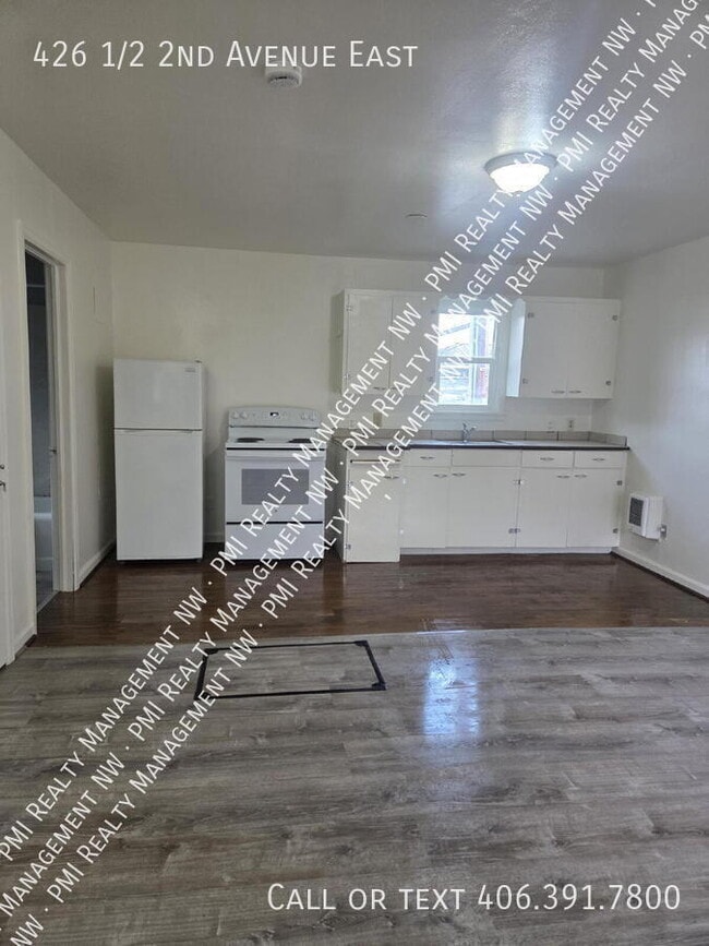 Building Photo - 426 1/2 2nd Avenue East-