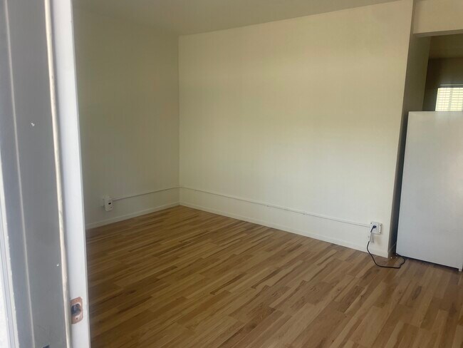 Espacio vital - 2703 Nelson Ave