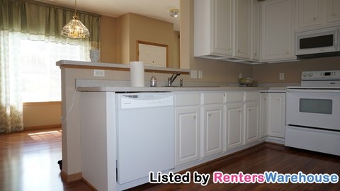 Building Photo - 8058 Stratford Cir S
