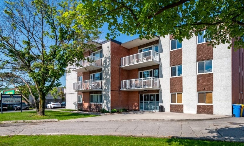 Building Photo - Garden Court Apartments