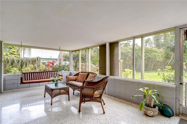 Building Photo - Live in this Midcentury Modern beauty!