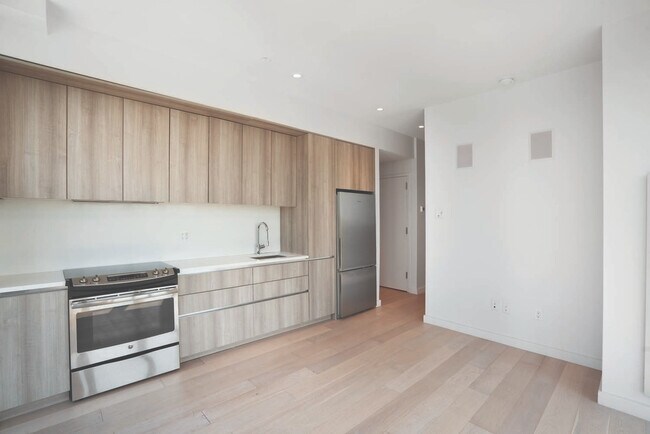 Building Photo - 500 Metropolitan Ave