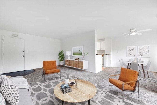 Foto del edificio - 5400 Newcastle Ave