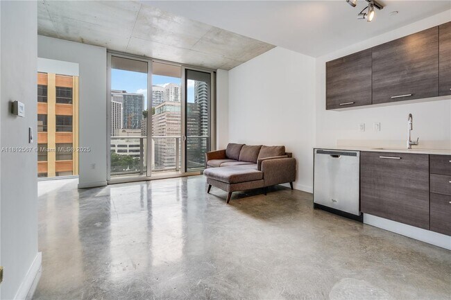 Foto del edificio - 151 SE 1st St