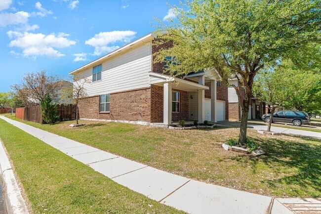 Foto del edificio - 4956 Thorn Hollow Dr