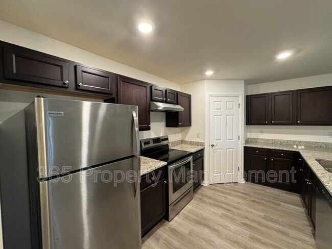 Building Photo - 26535 Sandhill Blvd