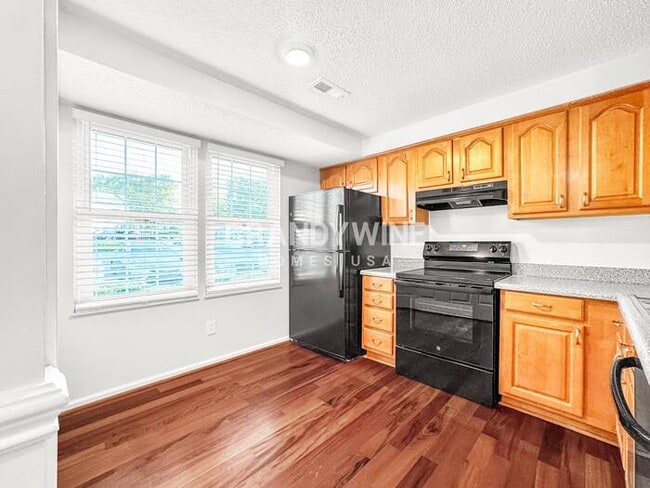 Building Photo - 230 Water Oak Dr