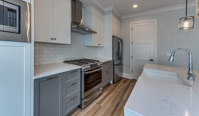 Building Photo - 1111 S Eldridge Ln