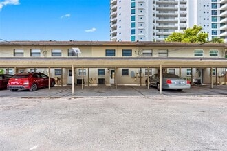 Building Photo - 3420 S Carter St