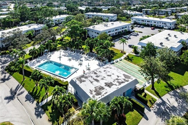 Foto del edificio - 2929 SE Ocean Blvd