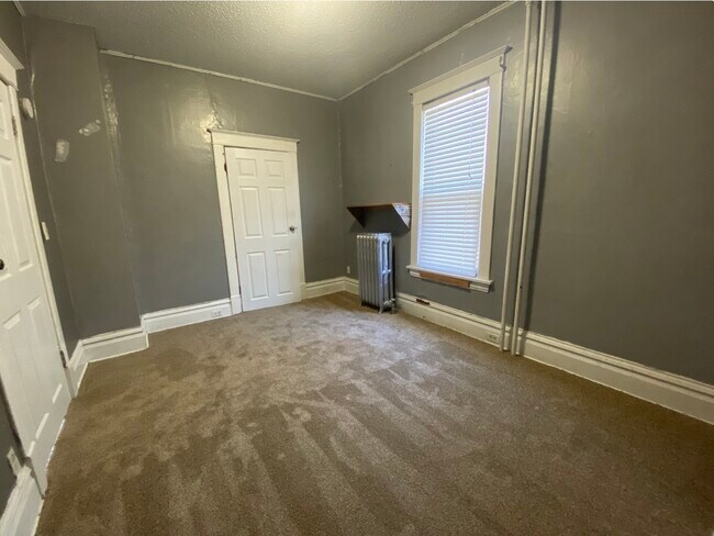 Bedroom - 923 7th Ave S
