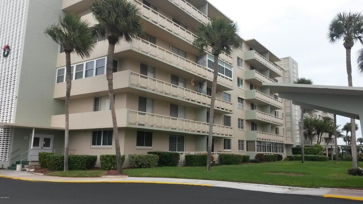 Primary Photo - 2020 N Atlantic Ave