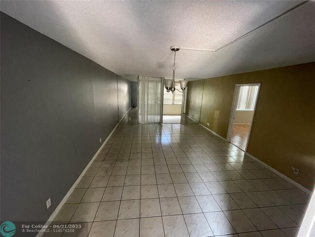 Foto del edificio - 1000 NW 80th Ave
