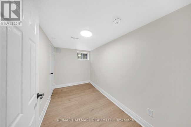 Building Photo - 28 Furlong Ct