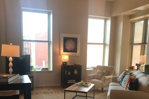 Primary Photo - 408 W St Clair Ave