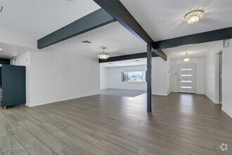 Building Photo - 1716 S 17th St