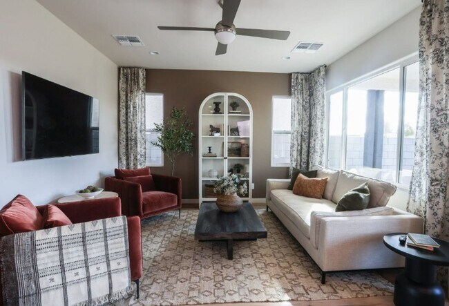 Foto del edificio - NEWLY CONSTRUCTED / NEAR OLD TOWN - SINGLE FAMILY