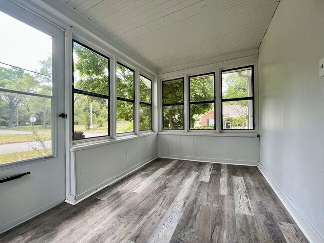 Building Photo - Two Bedroom Home in Muskegon
