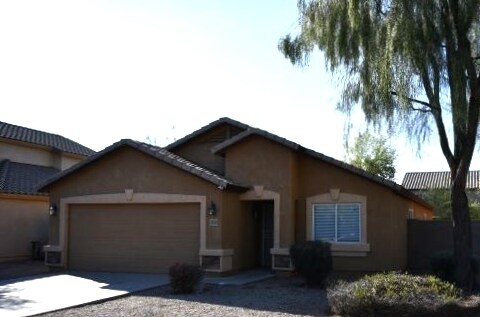 Building Photo - 4 bed 2 bath Remodeled home in Copper Basi...