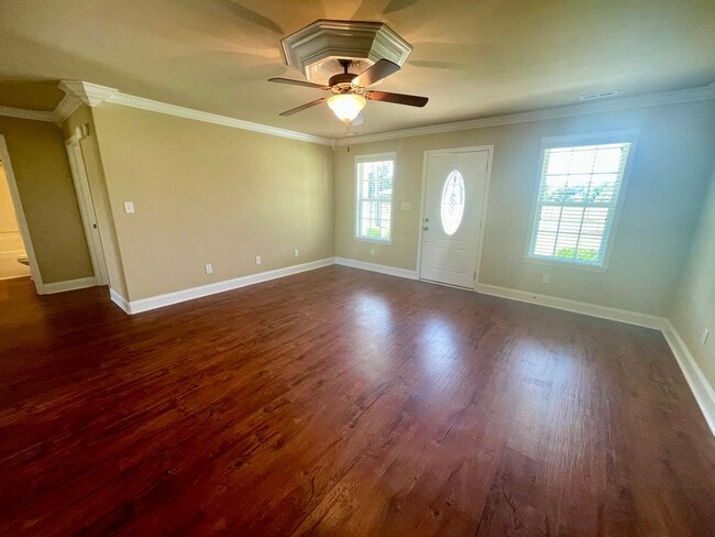 Building Photo - 3 bedroom 2 bath home. Walk to Ardmore Hig...
