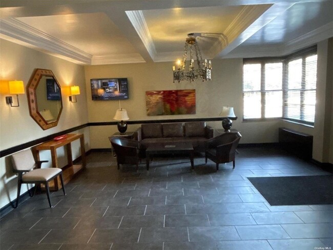 Foto del edificio - 160 S Middle Neck Rd