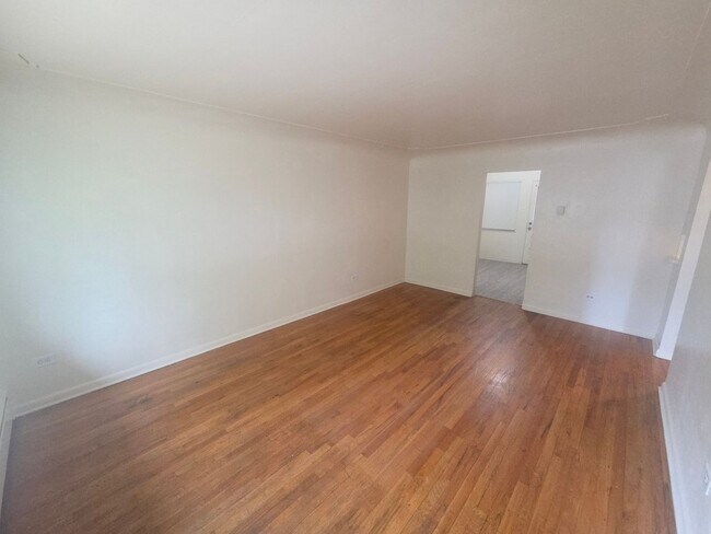 Foto del edificio - 2 Bed 1 Bath in Prime Dener Location