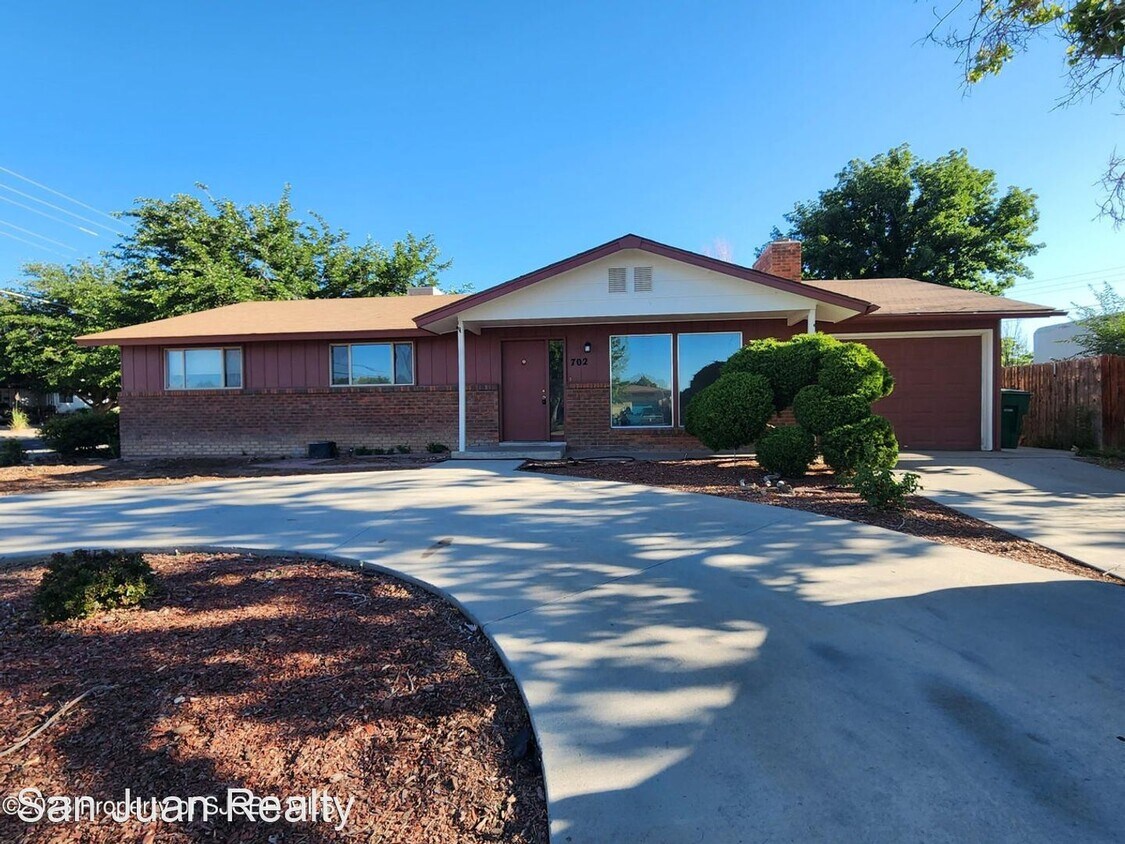 Foto principal - 4 br, 2 bath House - 702 Zuni Drive