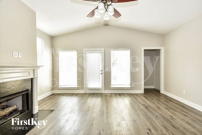 Building Photo - 6957 Sunnywood Dr