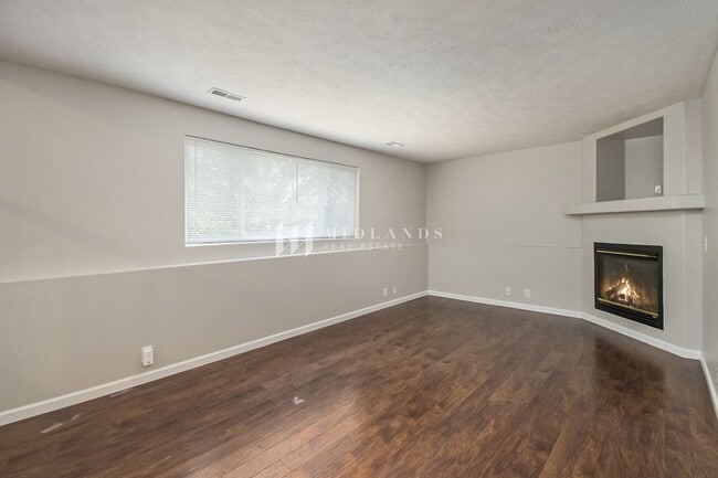 Foto del edificio - Multi-Level Elkhorn Home