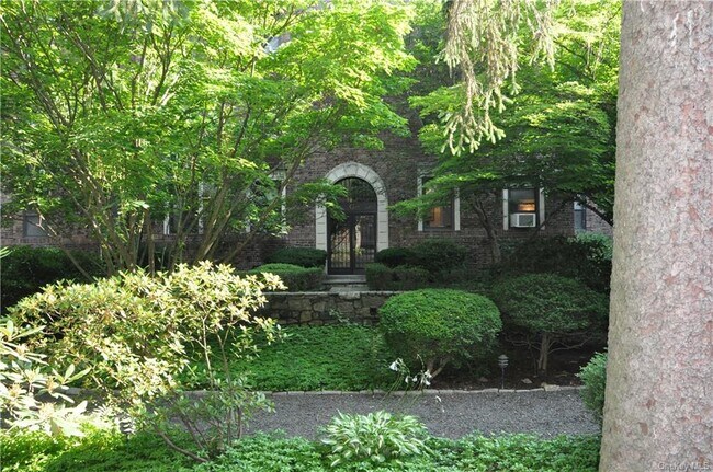 Building Photo - 64 Sagamore Rd