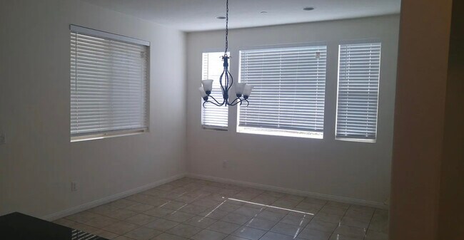 Foto del edificio - 3993 Pepper Tree Ln