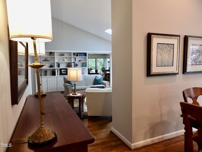 Building Photo - 531 Weathersfield