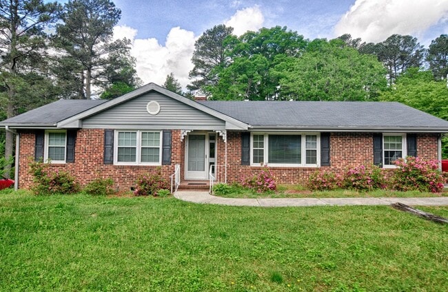 Country Living in Chapel Hill - Country Living in Chapel Hill House