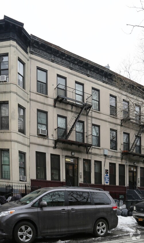 Primary Photo - 869 Saint Johns Pl