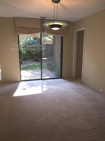 Building Photo - Gold River Powell 3 Bedroom Home!