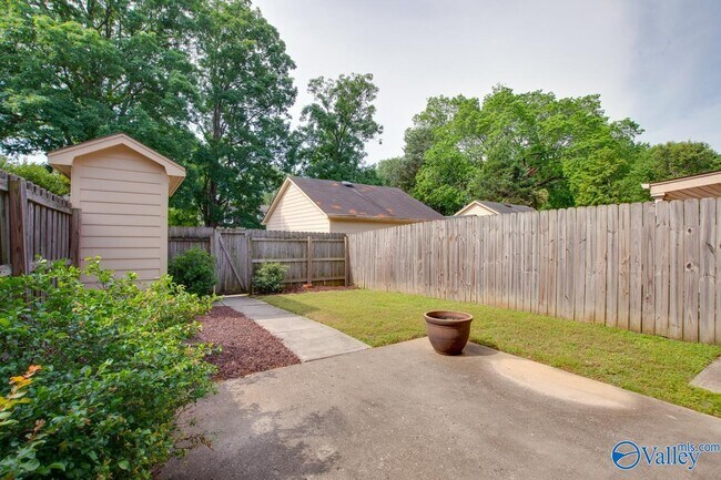 Foto del edificio - 1008 Heatherwood Dr SE