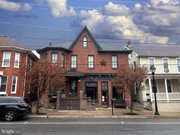 Foto principal - 25 E Baltimore St