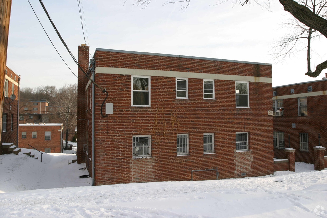 Primary Photo - 74 Webster St NE